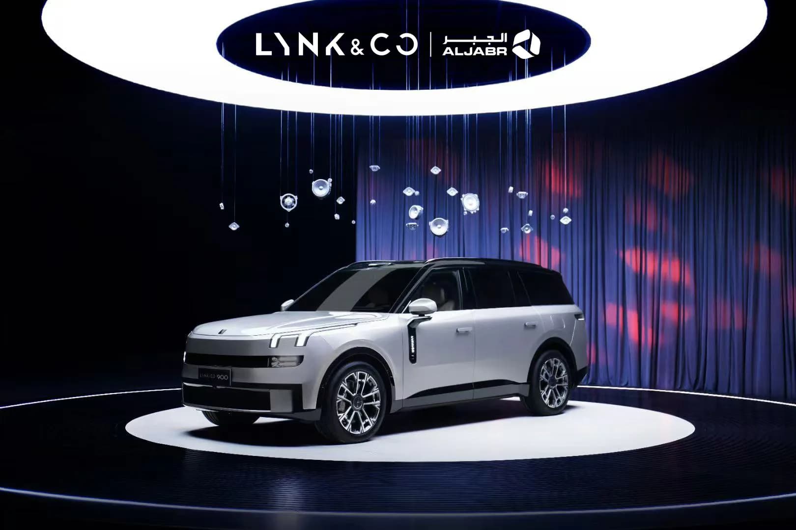 Lynk & Co 900, old yon tomondan ko‘rinish